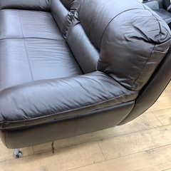 Leatherworld（レザーワールド）の3人掛けソファーのご紹介です！！