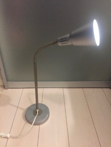 IKEA イケヤ　LED デスクライト　デスクランプ　照明