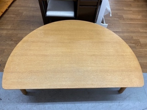 R005 おしゃれな半円ローテーブル、コーヒーテーブル、幅135cm 美品