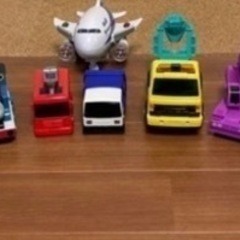 車のおもちゃいろいろの画像
