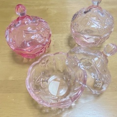 いちご柄 小物入れ 3こセット ガラス製