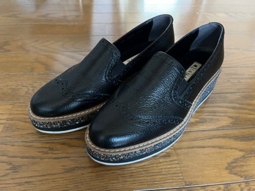 【美品⭐️】DIANA 22.5㎝　黒厚底レザー　スニーカーグリッター