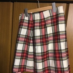 赤 チェック ショートスカートの画像