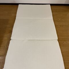 マットレス（エアリーマットレス アイリスオーヤマ）の画像