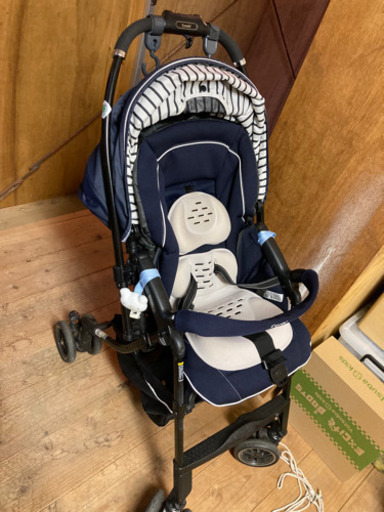 コンビ　ベビーカー　メチャカルハンディ