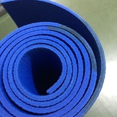 △値下げ！ ヨガマットb　青　収納袋付きの画像