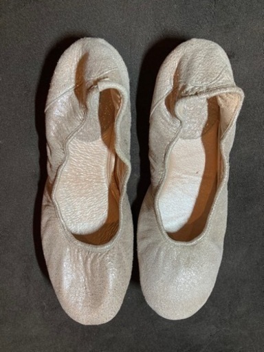 新品。バレエシューズ