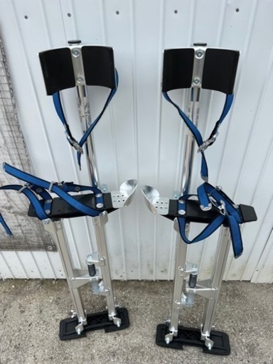 作業用竹馬　塗装　クロス