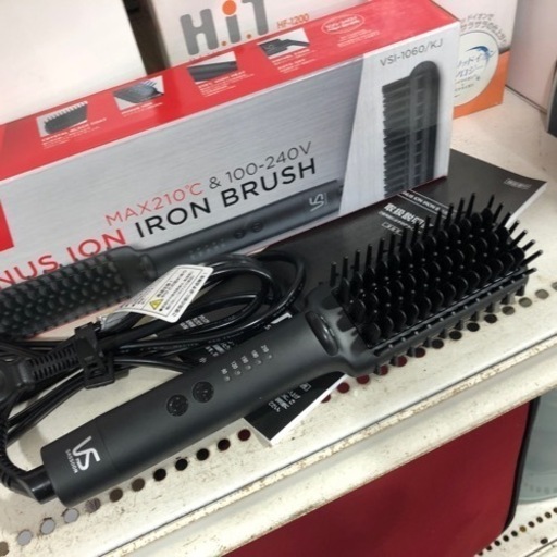 お買得‼︎   マイナスイオン　アイロンブラシ　VSI-1060   オシャレ　ファッション　ヘアケア　ブラック　現品限り