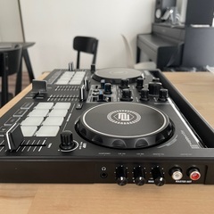 Reloop BUDDY コンパクト2デッキ DJ コントローラー（まだ保証期間中です）の画像