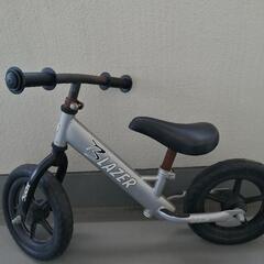 自転車練習　ペダル無し自転車　足こぎ自転車　ストライダー　足けり自転車