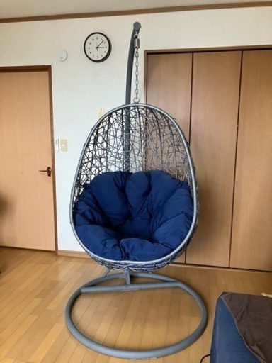 ハンギングチェアー　お届け可能です。