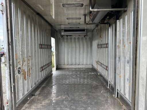 横扉付【格安】2トン冷凍冷蔵　 幅203ｃｍ長さ440ｃｍ高さ245ｃｍ コンテナ 物置 倉庫 アルミ箱 格安提携先運送会社あり　北海道江別市発