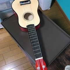 おもちゃのギターの画像