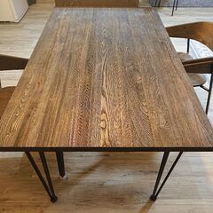 最終値引き！14000→7000円 ダイニングテーブル 135cm 4人掛け 天然木 アイアンの画像