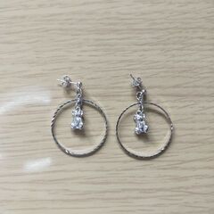 ハンドメイド　ピアス　くま