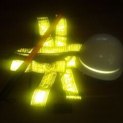 警備員ガードマン交通整理3点セット「安全蛍光反射ベスト・LED誘導棒・ヘルメット」激レア非売品の画像