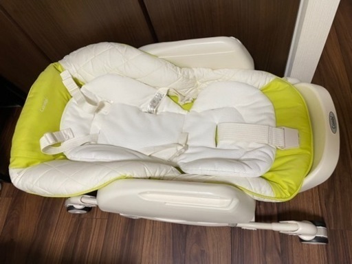 【受け渡し予定】ネムリラ　手動　黄緑　ハイローチェア