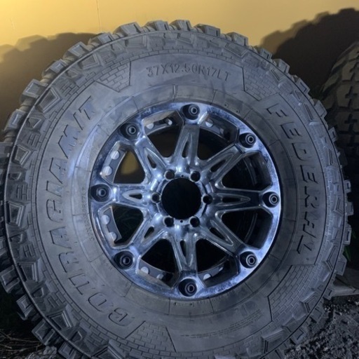 最終値下げです！希望価格相談受けます！ランドクルーザー タイヤ ホイール 37×12.50×17