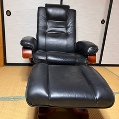【取引中】本革1人掛けソファー　フットレスト付き