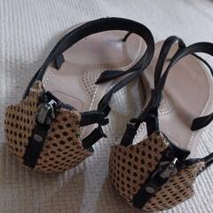 アグ UGG Australia アンクルストラップサンダル ベージュ レディース　レザーサンダル　ビーサンの画像