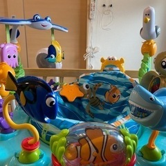 【期間限定値下げ！！】ディズニー　ファインディングニモ　ジャンパー　ジャンパルーの画像
