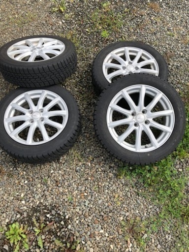 スタッドレスタイヤ　175/60R16