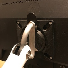 アーム付き　hp モニターの画像