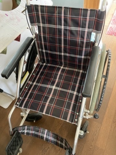 車椅子　カワムラサイクル　KV22 40S B
