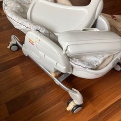 Combi ハイローチェア  (9/5まで)