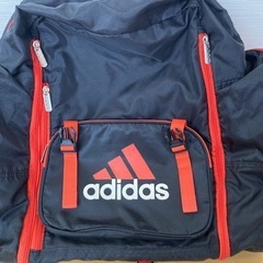 【お譲り先決まりました】修学旅行などに　adidasリュックの画像