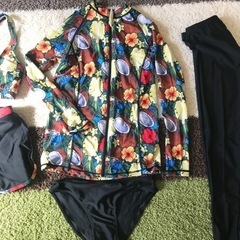 レディース ラッシュガード S サイズの画像