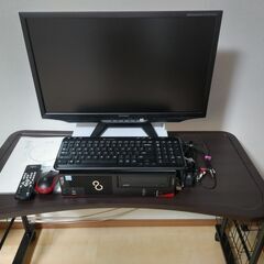 Fujituパソコン本体と三菱ディスプレイをお譲りいたします。