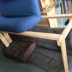 倶知安町 小さな2人用ソファ。 黒