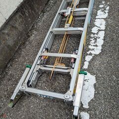 ナカオ ALT-8.3 三連 伸縮はしご軽太②野田愛宕店】【店頭取引限定】【中古】ITHFDEBC26R1