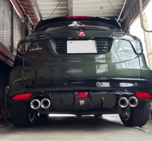 ヴェゼル　ワンオフ　ストレートマフラー4本出し