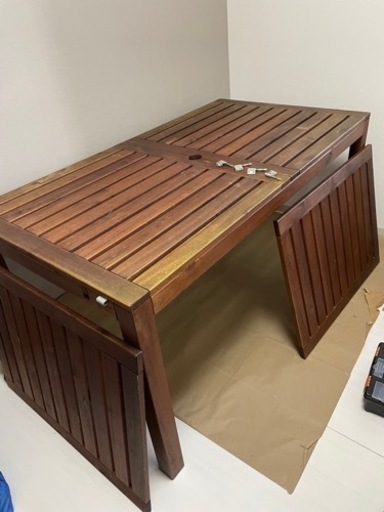 無垢材の 木製 のテーブル美品