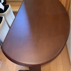 ダイニングテーブルと椅子セット