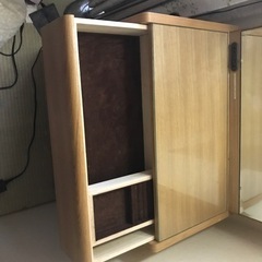 ニトリの片袖ドレッサーと椅子