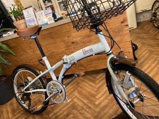 【タイヤ・チューブ新品！】6段変速　20インチ折りたたみ自転車　ホワイト