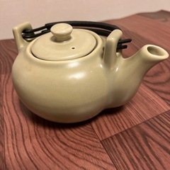 バリ島　ジェンガラケラミックのティーポットの画像