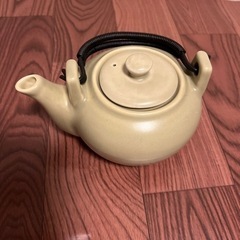 バリ島　ジェンガラケラミックのティーポット