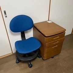 譲渡者決定しました 無料 学習チェアー & 収納棚