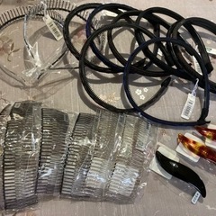 ヘアアクセサリーまとめ売り　カチューシャ、バレッタ他