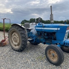 草刈りに！FORD4000トラクターとVICONディスクモアセットで。の画像