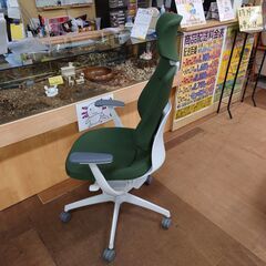 18年製　ＫＯＫＵＹＯ　ｉｎｇ　オフィスチェア　クッションタイプ　ヘッドレスト付【愛品倶楽部柏店】の画像
