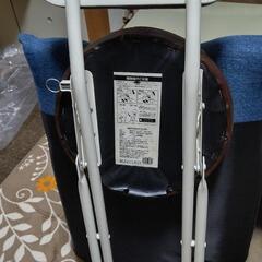 折り畳み椅子の画像