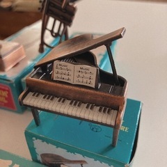 アンティーク風の鉛筆削りの画像