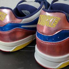 新品NIKE　ガンダムカラーの画像