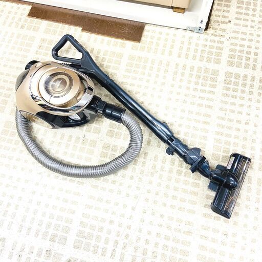 10/20東芝/TOSHIBA  掃除機 VC-J2000 2013年製 サイクロン式